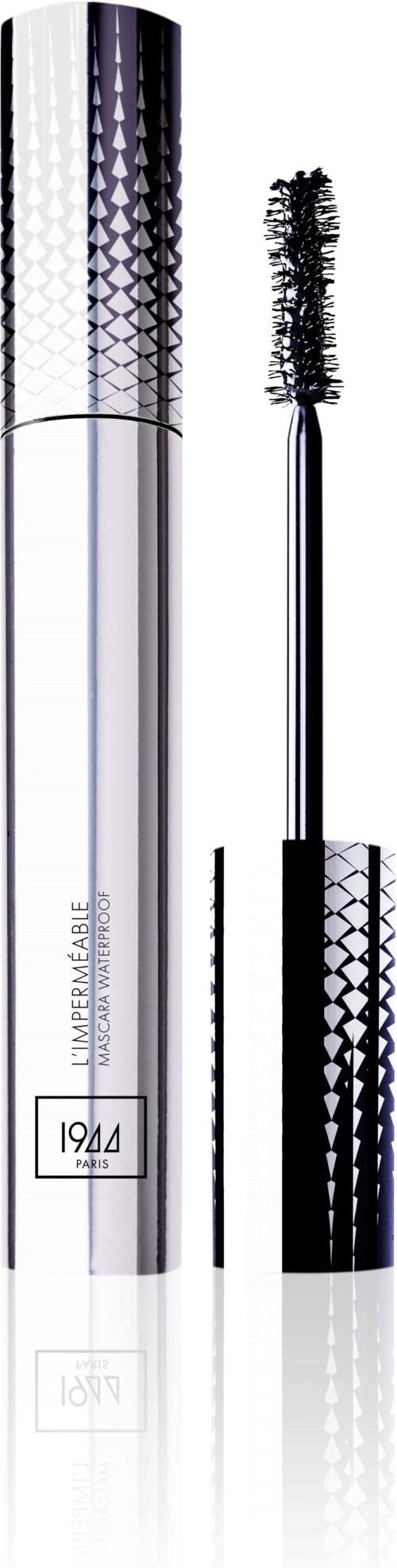 Ein Mascara-Tube und -Bürste mit schwarz-silbernem Design, stehen aufrecht vor weißem Hintergrund.