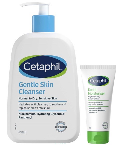 Een witte fles met een blauwe pomp met het label Cetaphil Gentle Skin Cleanser en een kleine groene en witte tube met het label Cetaphil Facial Moisturizer.