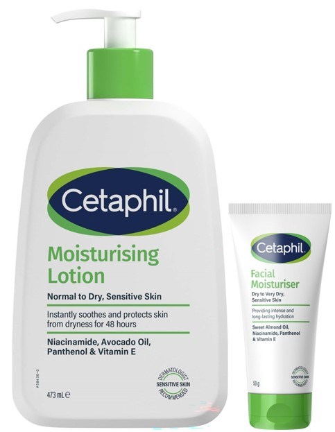 Twee flessen Cetaphil vochtinbrengende lotion, een grote met pomp en een kleine tube, voor droge en gevoelige huid.