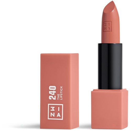Läppstift i ett rosa fodral med vitt text, och själva läppstiftet i en ljus nude-färg.