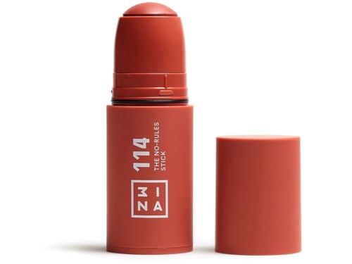 En röd deodorantstång med borttagen lock, märkt 'NZX 114' och 'THREE RULES'.