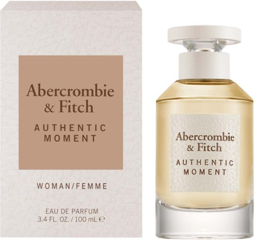 Een parfumfles en doos voor Abercrombie & Fitch Authentic Moment, een geur voor vrouwen. De fles is doorzichtig met een witte dop.