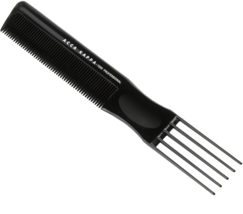 Musta hiusharja metallisilla piikeillä, merkinnällä 'ACCA KAPPA', ammattikäyttöön.
