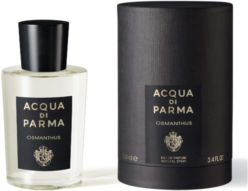Eine Parfüfflasche und Verpackung mit schwarzen Etiketten und goldener Schrift, beschriftet 'Acqua di Parma Osarthus' mit Wappen.