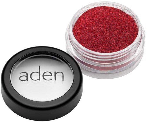 Rood glitter oogschaduw in een doorzichtige ronde container met zwarte deksel met het woord "aden."