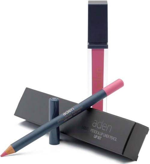Lippenstift- und Lipliner-Stifte mit Verpackung, eines liegt auf einer Schachtel, das andere steht aufrecht.