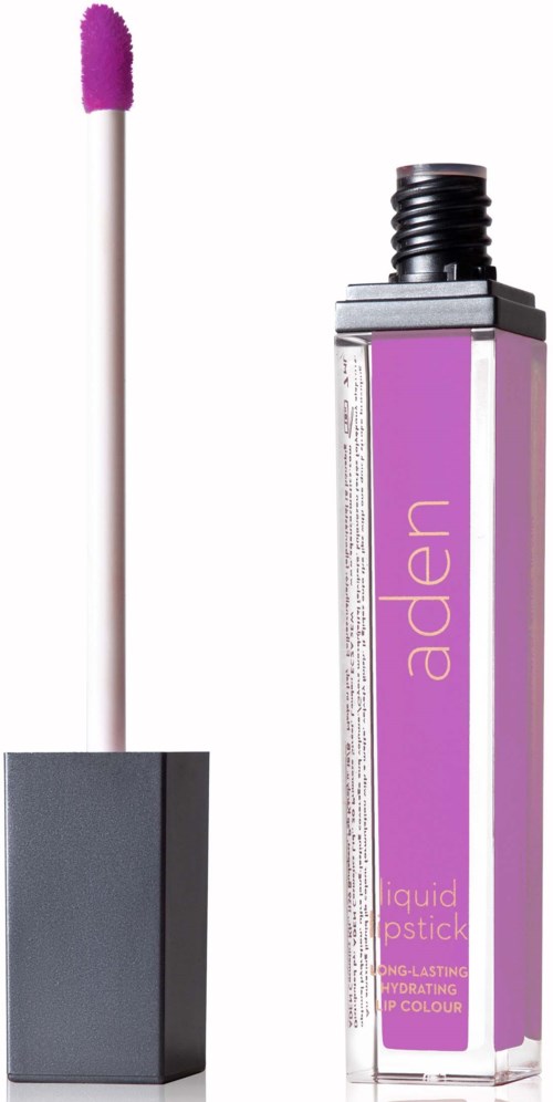 Lippenstift in paarse kleur met applicator klaar voor gebruik.