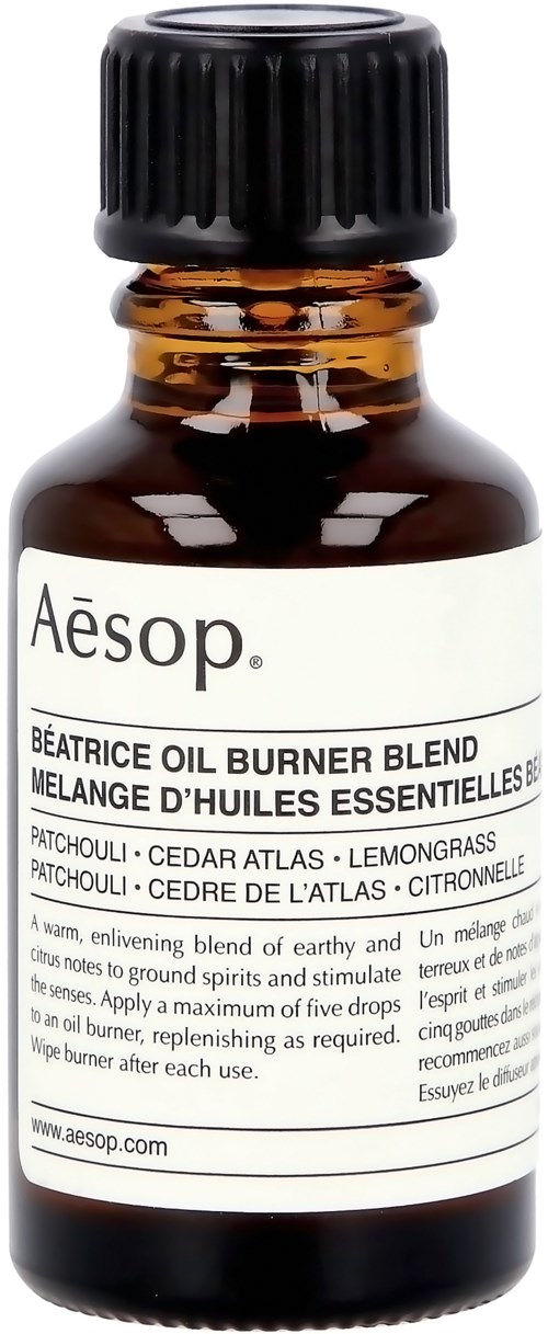 Kleine dunkle Braunglasflasche mit schwarzen Deckel, etiketti Aesop. Enthält eine pflanzliche Duftölmischung für Brenner.