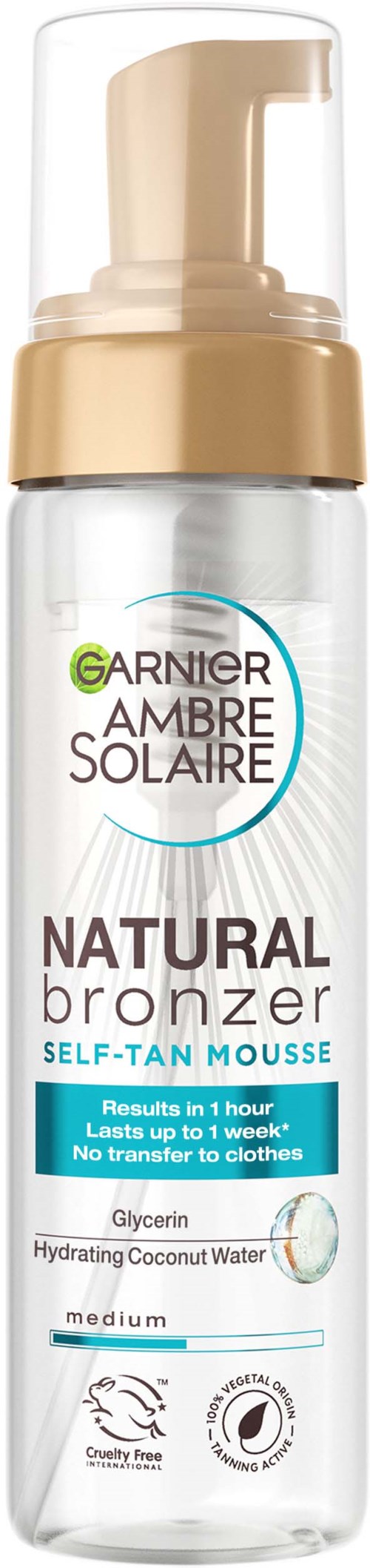 Een huidverzorgingsfles met label 'Garnier Ambre Solaire Natural Bronzer' met pomp, vermeldt vochtinbrengende ingrediënten en snelle tanning.