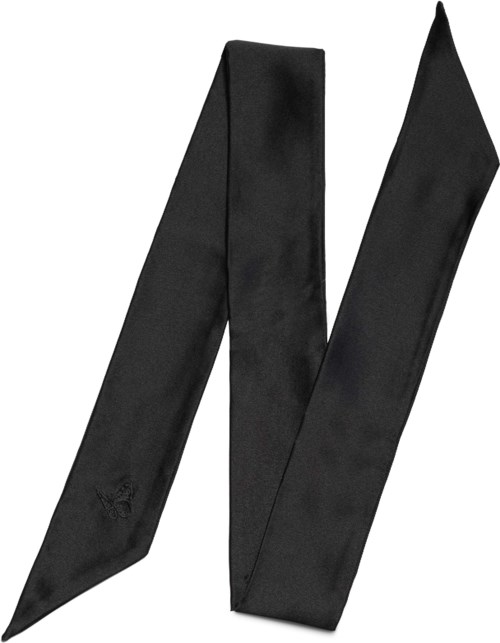 Ein schwarzes Satinband oder -gürtel, gefaltet in einem Zickzack-Muster, wirkt elegant und glatt.