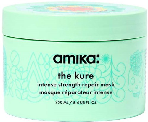 Vaaleanvihreä Amika The Kure intensiivinen korjaava naamio 250 ml, sisältää kukka- ja pääkallokuvioita.