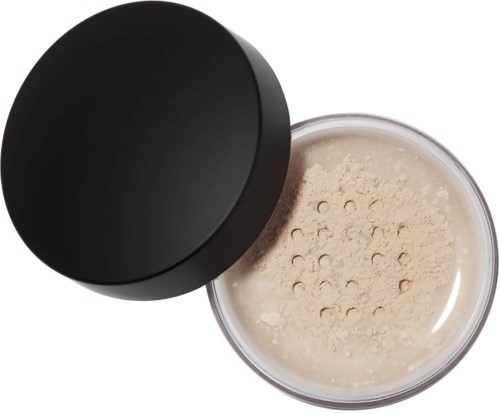 Ein Behälter mit losem Puder und schwarzem Deckel, größtenteils geöffnet, mit heller Puder.