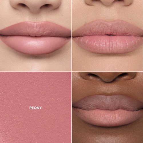 Vier Nahaufnahmen von Lippen in verschiedenen Farbtönen und Texturen, mit rosa Hintergrund und dem Wort "PEONY".