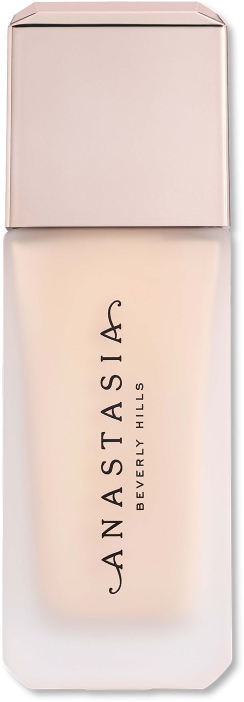 Eine Foundation-Flasche mit schlankem, hellrosa Design und schwarzem Text, der Anastasia Beverly Hills sagt.