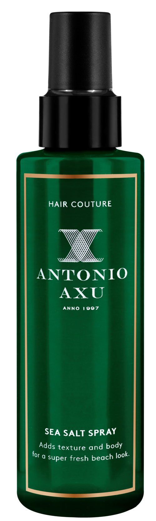 Grønn sprayflaske merket 'Sea Salt Spray' for hår, merke Antonio Axu, gir tekstur og feriekos.