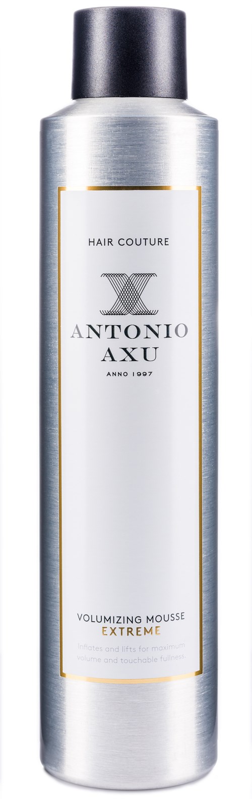 Eine silberne Spraydose mit schwarzem Deckel, beschriftet 'Hair Couture Antonio Axu', zum Frisieren.