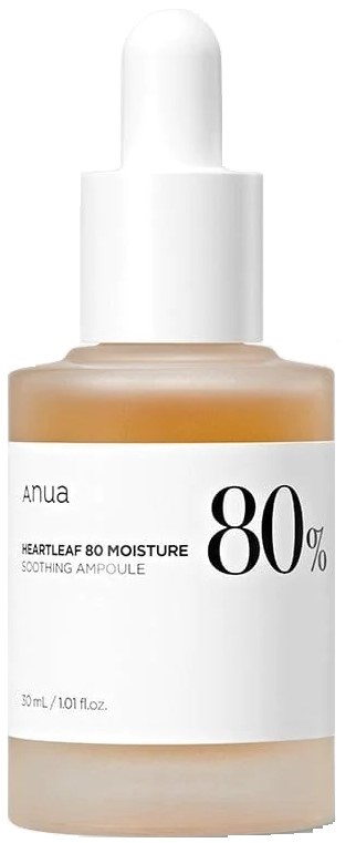 Een huidverzorgingsfles met pipet, gelabeld "Heartleaf 80 Moisture" en "Soothing Ampoule," bevat beige vloeistof.