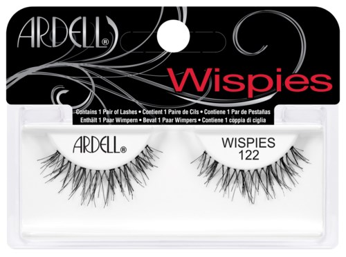 En förpackning med Ardell Wispies ögonfransar, med svart och röd text, innehållande ett par ögonfransar märkt Wispies 122.