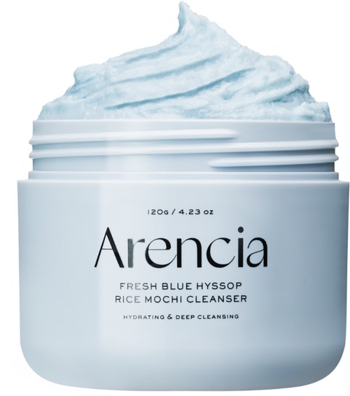 Ein weißer Behälter mit blauer Hautcreme, oben ein Wirbel, beschriftet Arencia rice mochi cleanser für feuchtigkeitsspendende Reinigung.