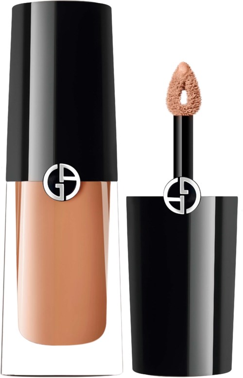 Een vloeistofdichte concealer of foundation fles met een lipvormige applicator en een zwarte dop, met logo.
