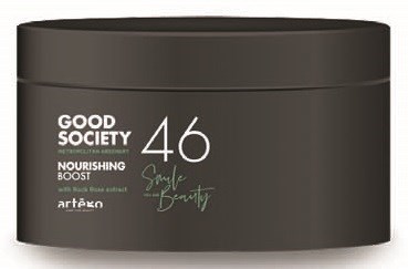 En svart behållare med vit text för 'Good Society 46' hudvårdsprodukt, inklusive 'Nourishing Boost' och 'Simple Beauty.'
