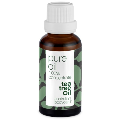 Kleine braune Flasche mit weißem Deckel, beschriftet mit "Pure Oil, Tea Tree Oil, 100% concentrate."