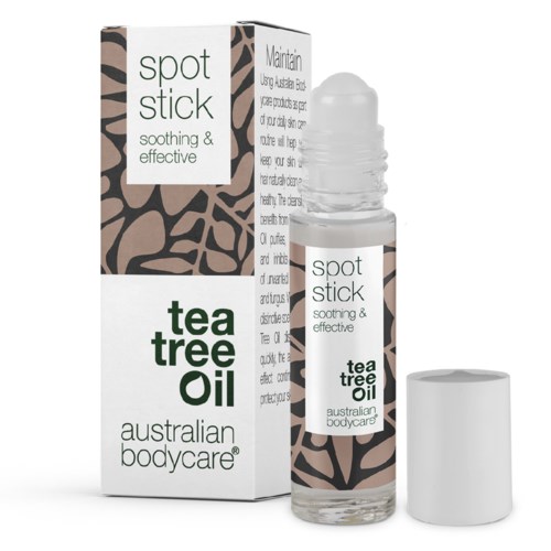 Kleine Flasche Teebaumöl und die dazugehörige Verpackung, als beruhigend und effektiv von Australian Bodycare gekennzeichnet.