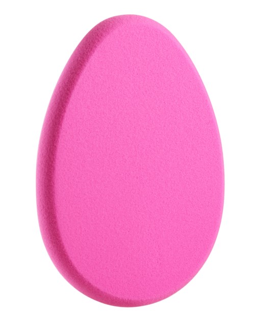 Een roze eivormige make-up spons met een afgeronde bovenkant en platte onderkant.