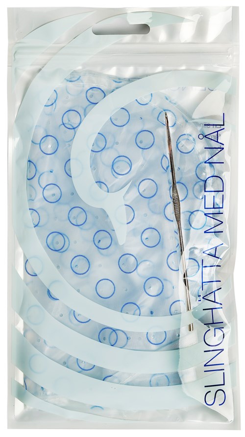 En tandvårdsprodukt i en klar plastpåse med blå bubblor och texten "Slinghata Med Nål".