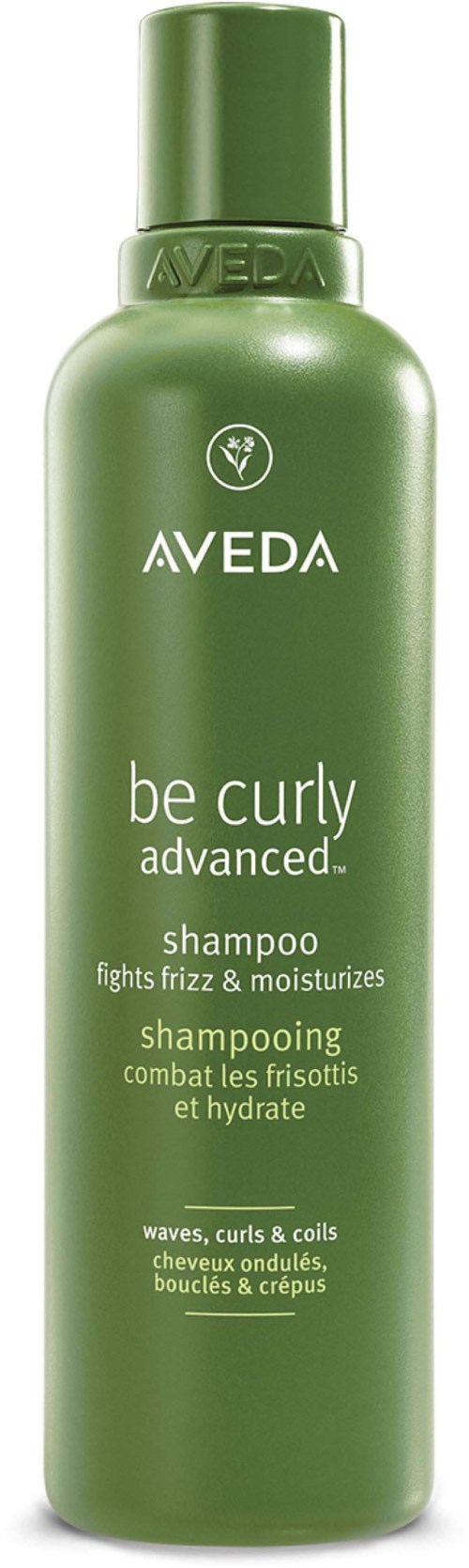 Grüne Flasche von Aveda be curly advanced Shampoo für Wellen, Locken und Coils. Es bekämpft Frizz und spendet Feuchtigkeit.