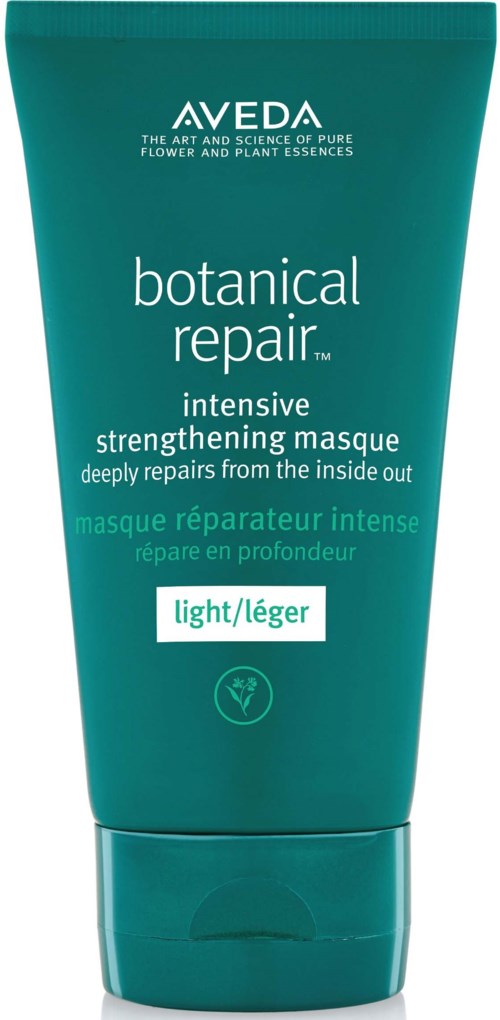 Ein grüner Tuben von Aveda Botanical Repair leichter stärkender Maske für Haare. Sie soll von innen heraus reparieren.