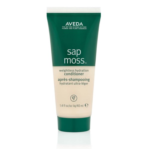 Grön och vit tub av Aveda Sap Moss viktlös hydreringbalsam, med text på engelska och franska.