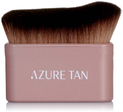Ein Make-up-Pinsel mit rosa Basis und dunklen Borsten. Der Markenname Azure Tan ist auf der Basis gedruckt.