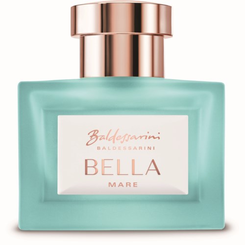 Een lichtblauwe parfumfles met een roségouden dop, met label 'Bella Mare' door Baldessarini.