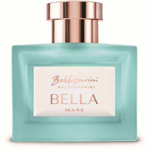 Een lichtblauwe parfumfles met een roségouden dop en een label met Baldessarini Bella Mare.