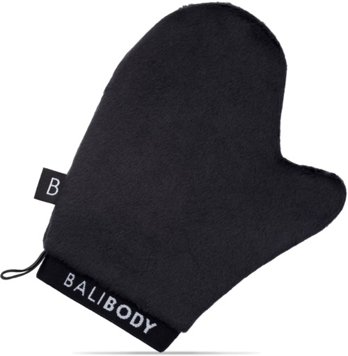 Een zwarte ovenwant met een label die BALIBODY zegt, gemaakt van zacht materiaal voor veilig omgaan met hete voorwerpen.