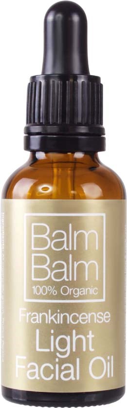 Een klein bruin flesje met druppelaar, gemarkeerd 'Frankincense Light Facial Oil' en '100% Organic' in een beige doosontwerp.