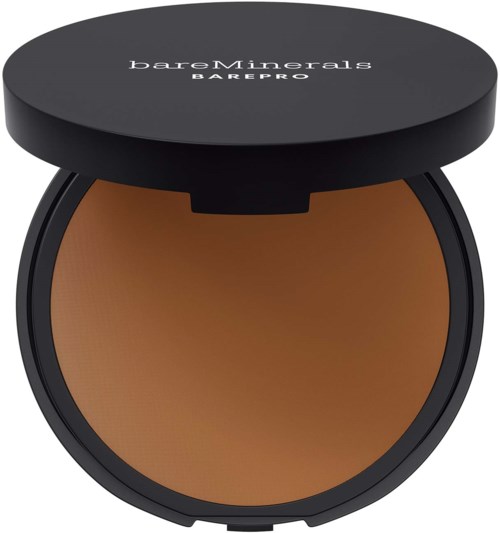 Pyöreä meikkipakkaus, jonka kansi lukee 'bareMinerals BAREPRO', avattuna paljastaa ruskean puuterin sisällä.