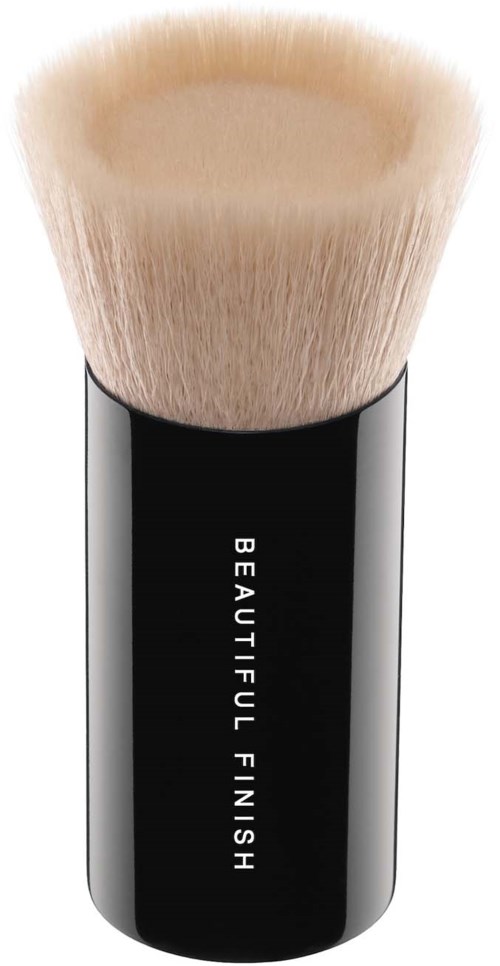 Een make-upborstel met zachte haren in een zwarte handvat, gemarkeerd "BEAUTIFUL FINISH."