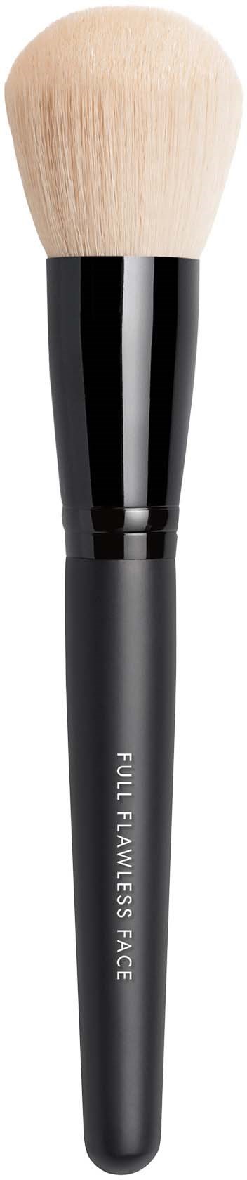 Een zwarte make-up kwast met een ronde, beige borstel, gemarkeerd 'FULL COVERAGE FACE.'