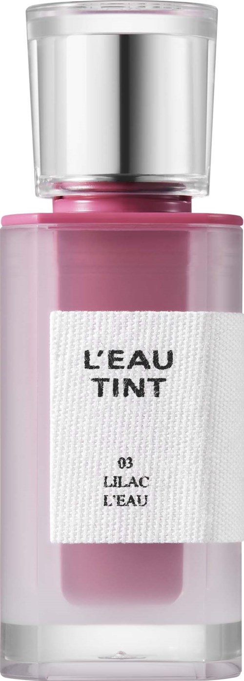 Een roze nagellakfles met doorzichtige dop en een wit label dat zegt "L'EAU TINT 03 LILAC L'EAU."