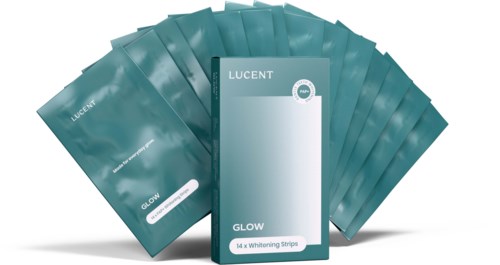 Mehrere dunkelblaue Verpackungen mit einer weißen Schachtel gekennzeichnet 'GLOW' und '14 x Whitening Strips' im Vordergrund.