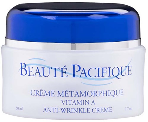 Een witte en blauwe pot met het label Beauté Pacifique, bevat anti-rimpelcrème met vitamine A, 50 ml.
