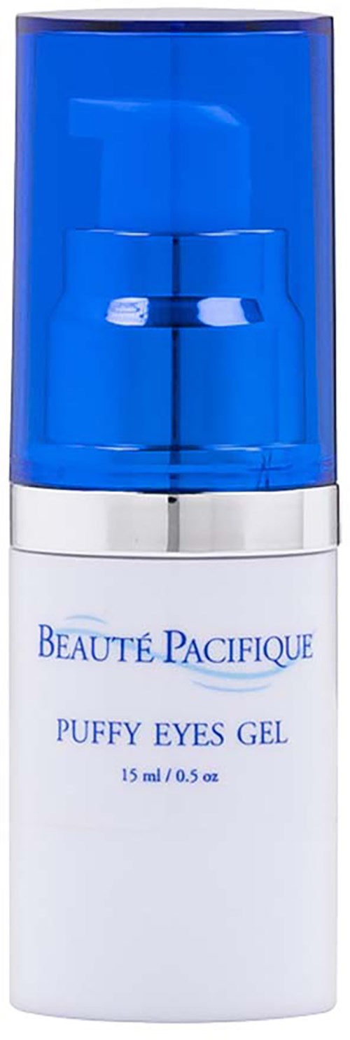 Een klein witte fles met blauwe dop en label, staat erop dat het Puffy Eyes Gel van Beauté Pacificque is.