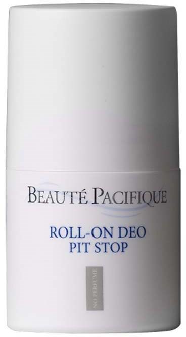 Valkoinen roll-on deodoranttipullo, jossa on mustaa ja sinistä tekstiä, kuten 'BEAUTÉ PACIFIQUE' ja 'ROLL-ON DEO PIT STOP.'