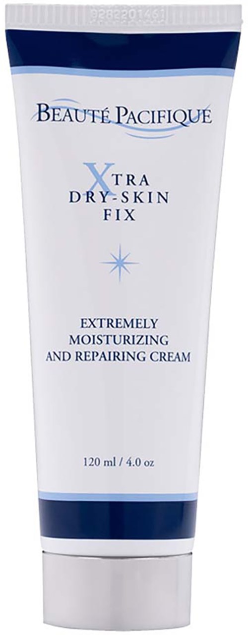 Een witte tube hydraterende crème met blauwe accenten, label 'Beaute Pacifique' en 'Extra Dry Skin Fix', bevat 120 ml.