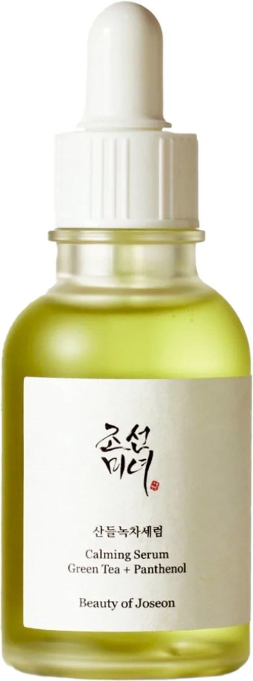 Grönaktig flaska med droppkork, etiketten visar lugnande serum med grönt te och panthenol.