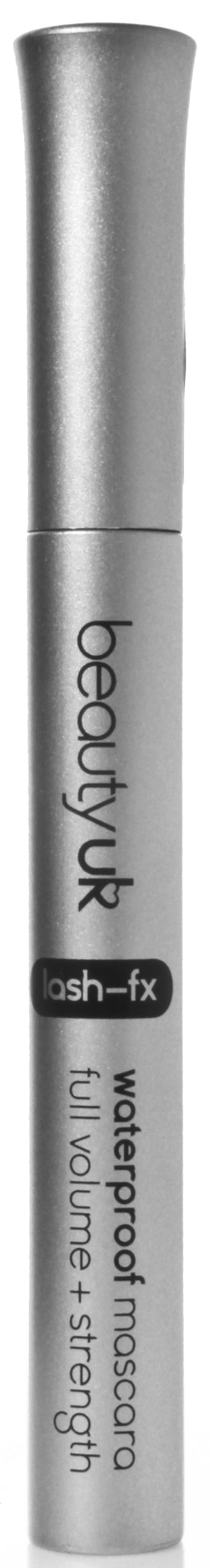 En sølvfarget vanntett mascara-beholder med merking og produktinformasjon.