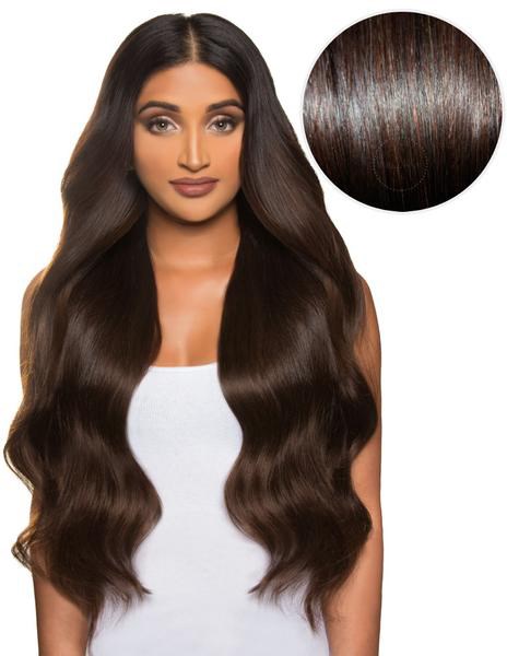 Lang, golvend bruin haar met een glanzende glans en een gelijkmatige textuur, die mooi om het gezicht valt.