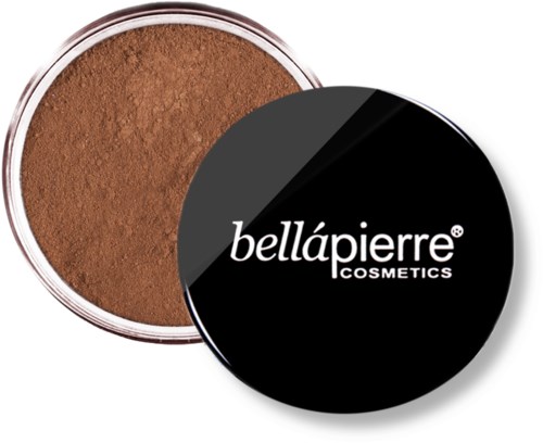 En runt behållare med brunt pulver och svart lock med vit text som säger 'bellápierre COSMETICS'.